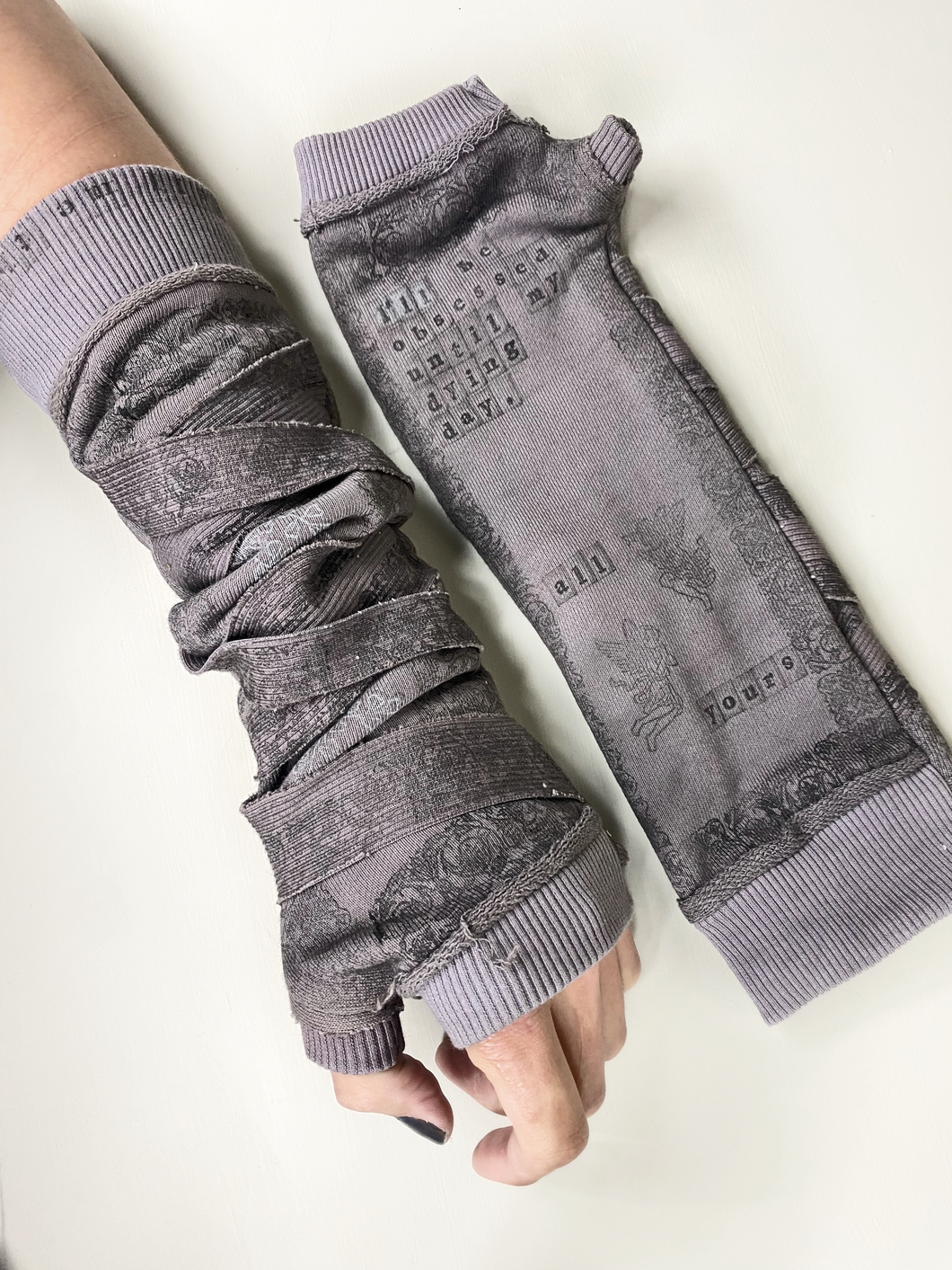 Stamped Bandage Gloves (grey)