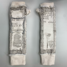 Load image into Gallery viewer, Stamped Bandage Gloves (beige)
